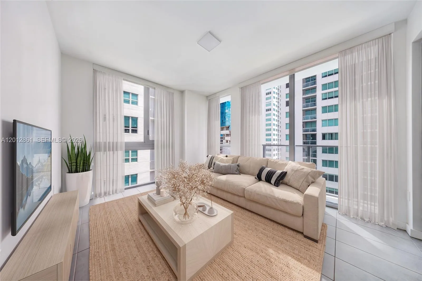 1 bedroom 1 bath for sale at 227 NE 2nd St # 1909, Miami FL 33132
