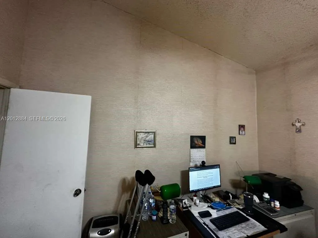 8700 SW 56th Ct, Cooper City FL 33328