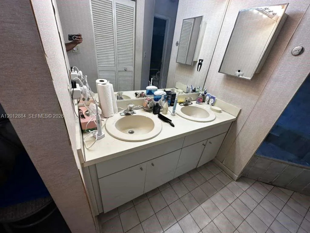 8700 SW 56th Ct, Cooper City FL 33328
