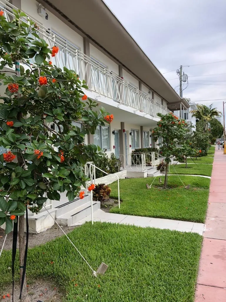 1601 Meridian Ave # 204, Miami Beach FL 33139