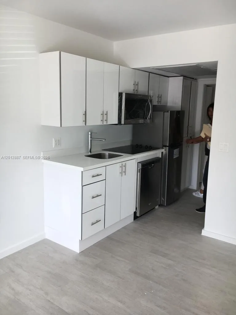 1601 Meridian Ave # 204, Miami Beach FL 33139