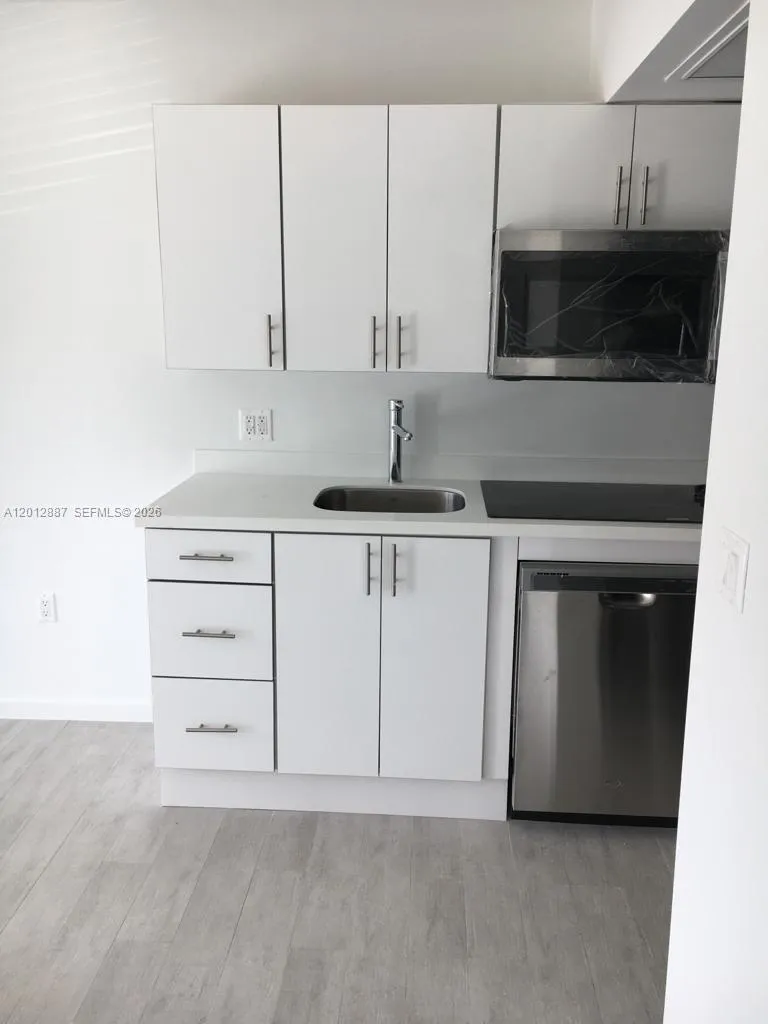 1601 Meridian Ave # 204, Miami Beach FL 33139