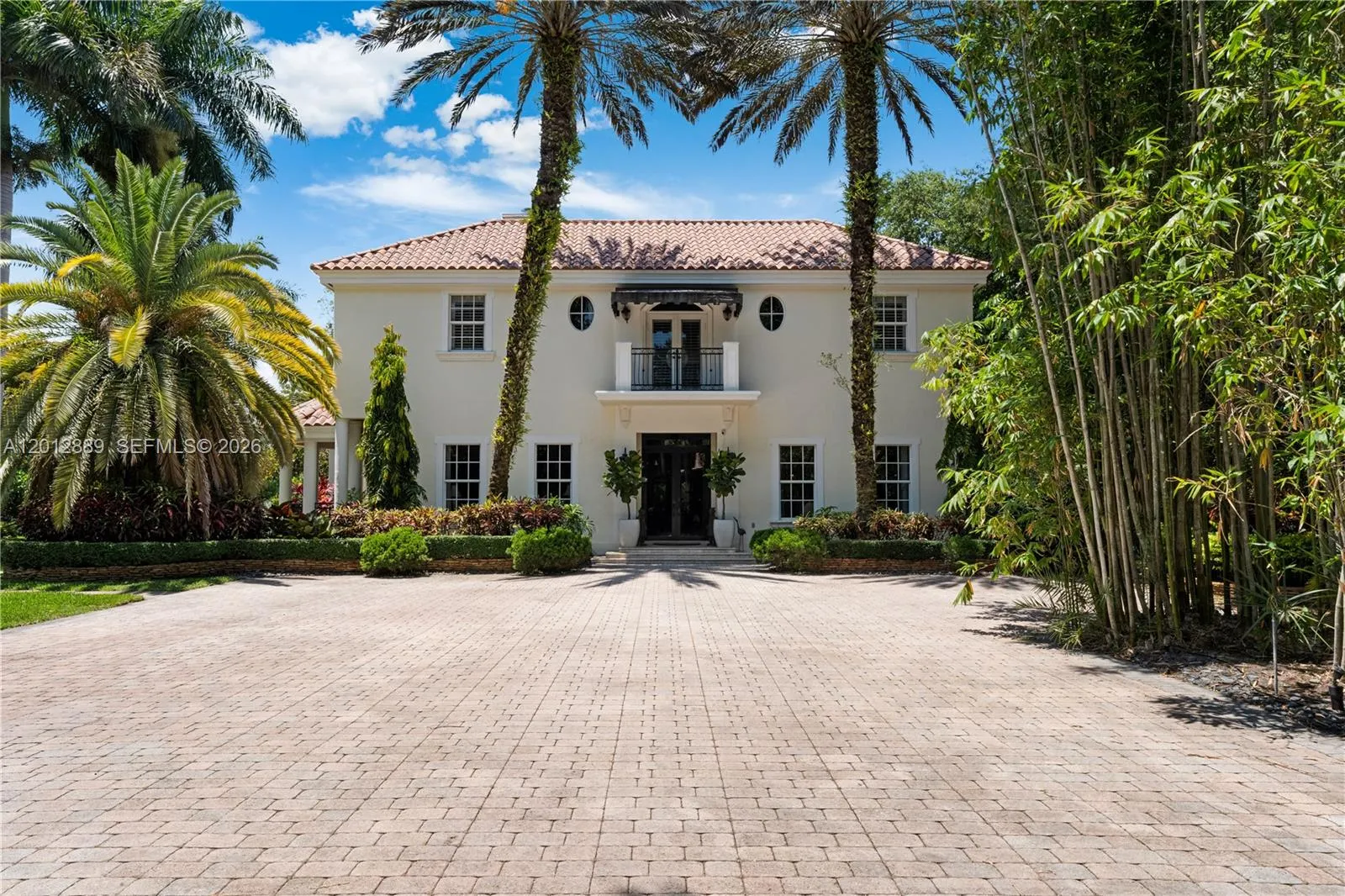 6 bedroom 5 bath for sale at 6801 SW 94th St, Pinecrest FL 33156