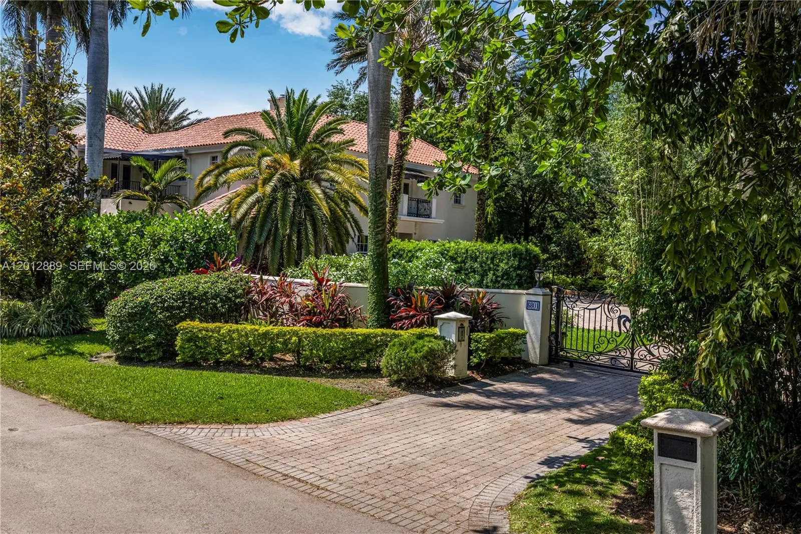 6801 SW 94th St, Pinecrest FL 33156