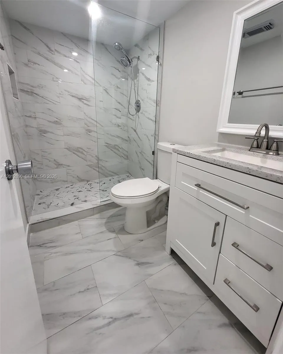 903 Cypress Ter # 205, Pompano Beach FL 33069