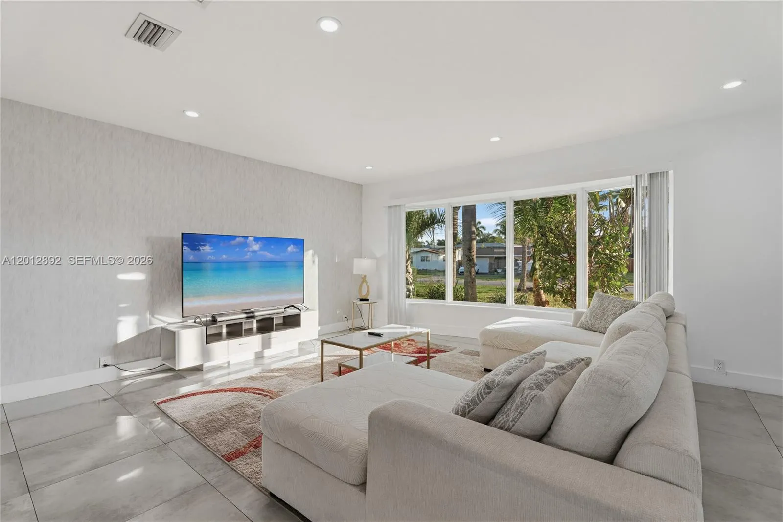 632 S Crescent Dr, Hollywood FL 33021