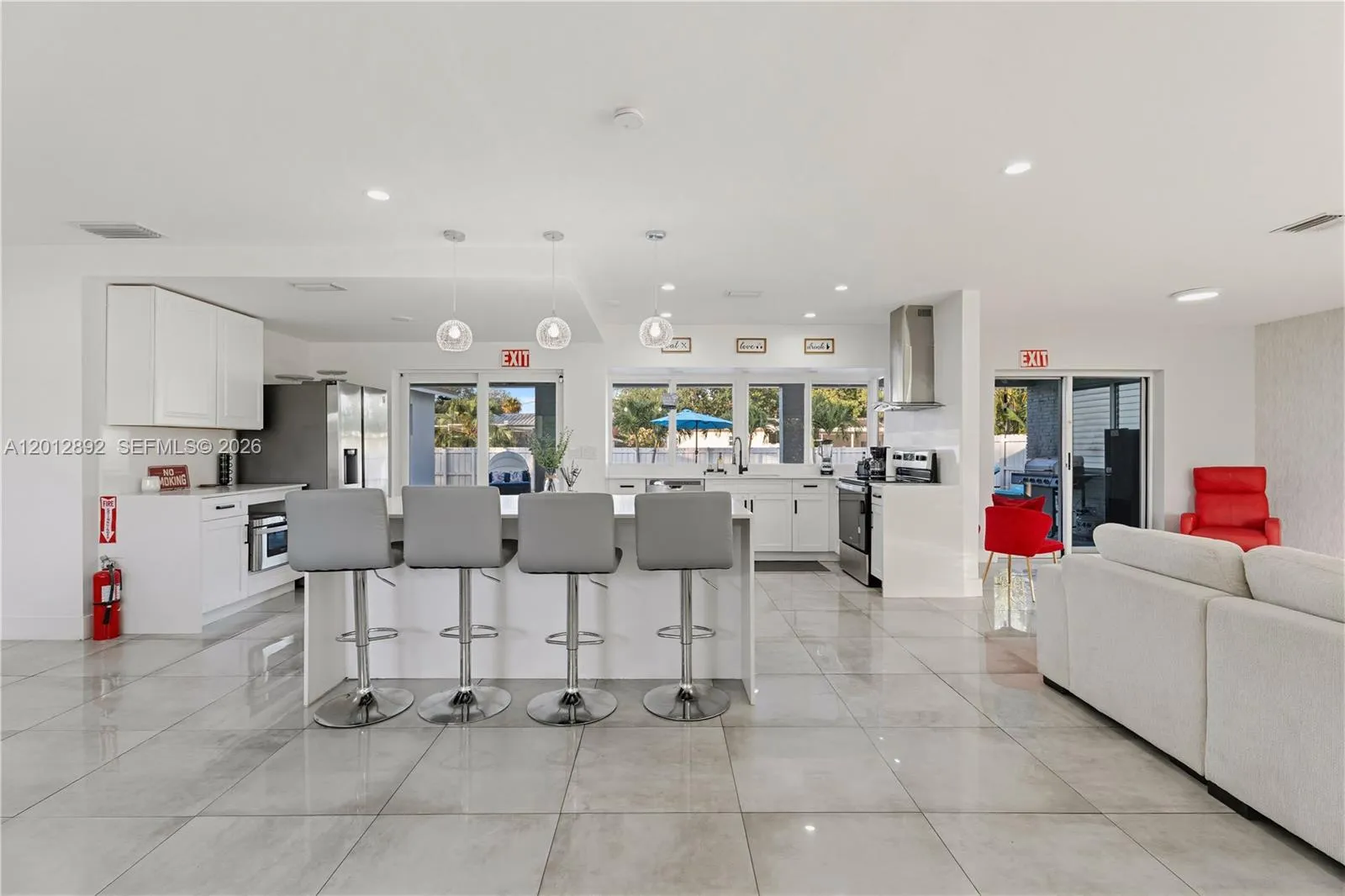 632 S Crescent Dr, Hollywood FL 33021