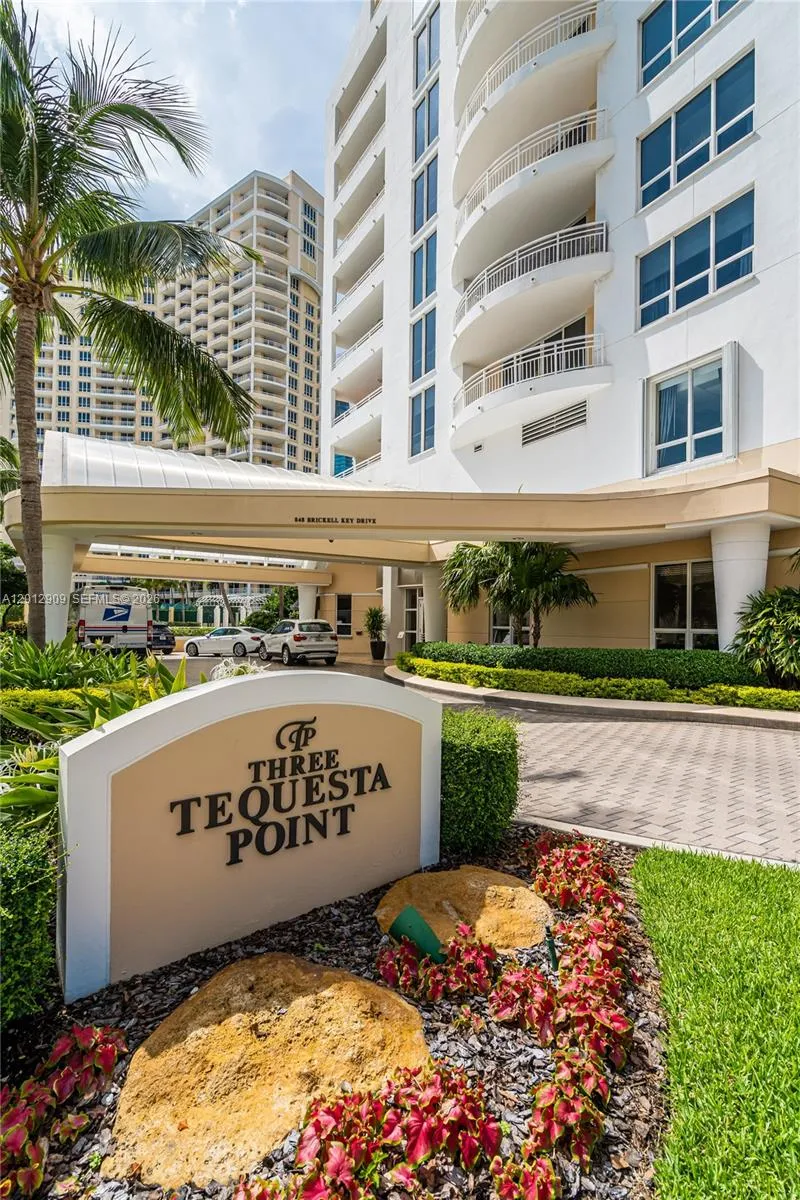 848 Brickell Key Dr # 1903, Miami FL 33131