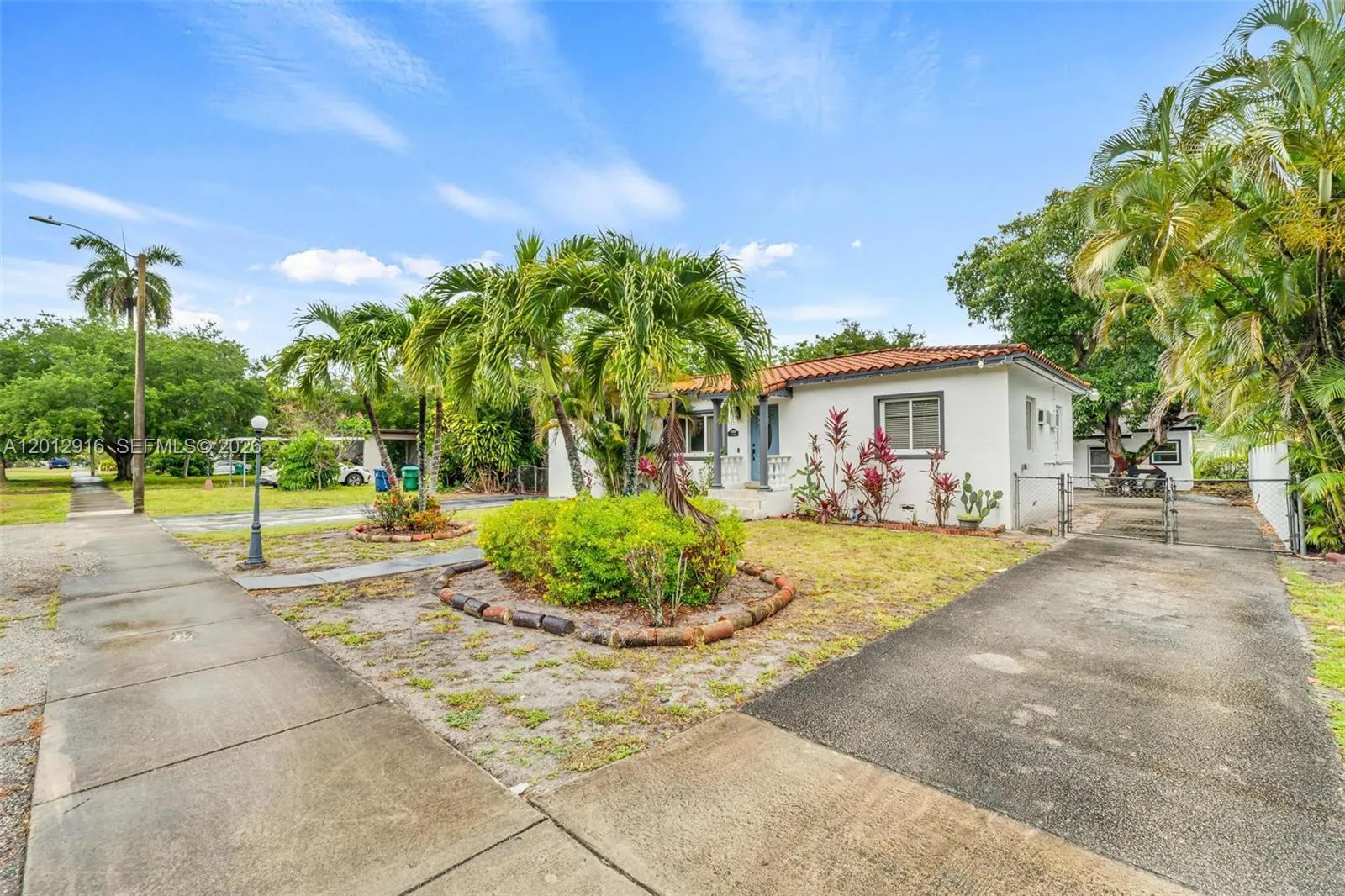 79 NW 143rd St, Miami FL 33168