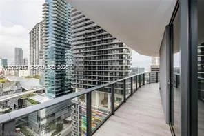 45 SW 9th St # 1701, Miami FL 33130