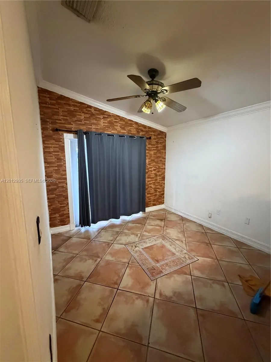 8435 NW 189th Ln # 1403, Hialeah FL 33015