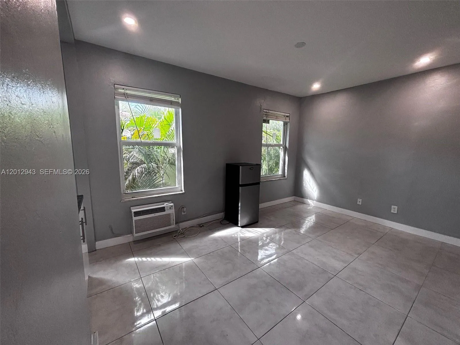 319 W 28th St # 15, Miami Beach FL 33140