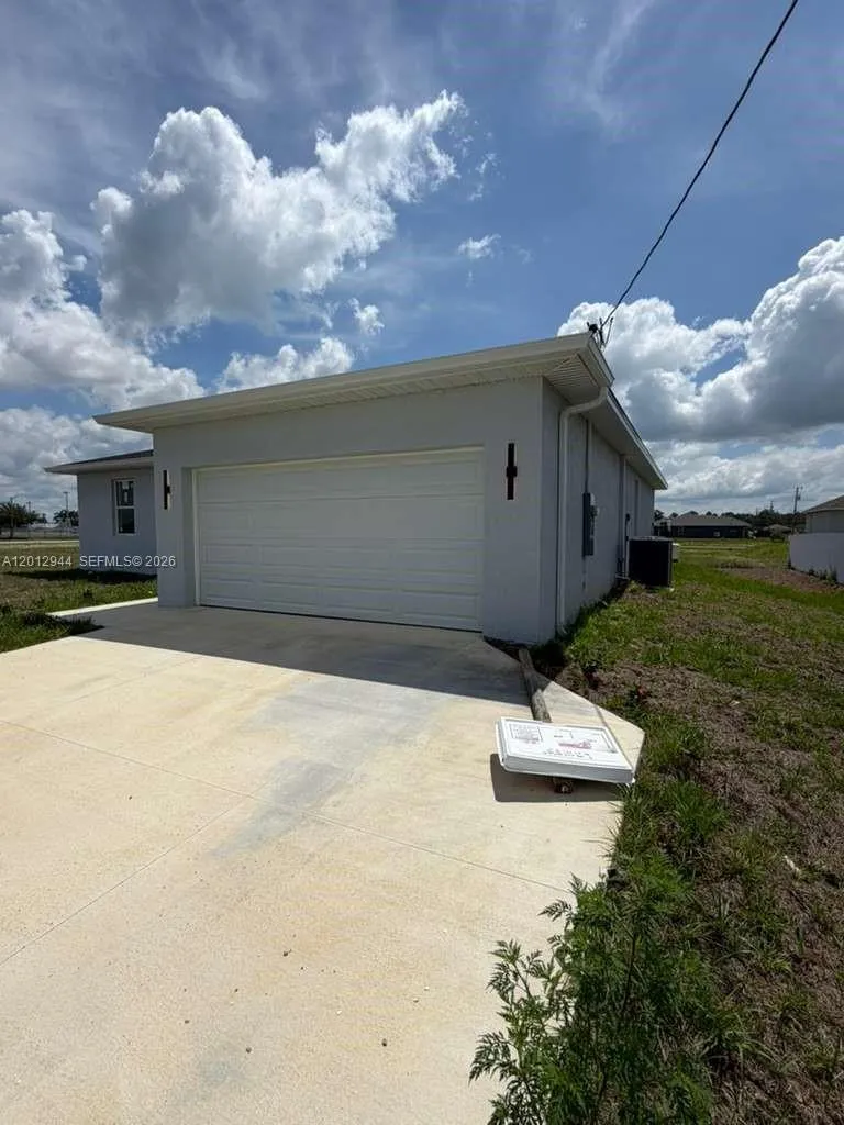 3629 E Gator Cir, Cape Coral FL 33909