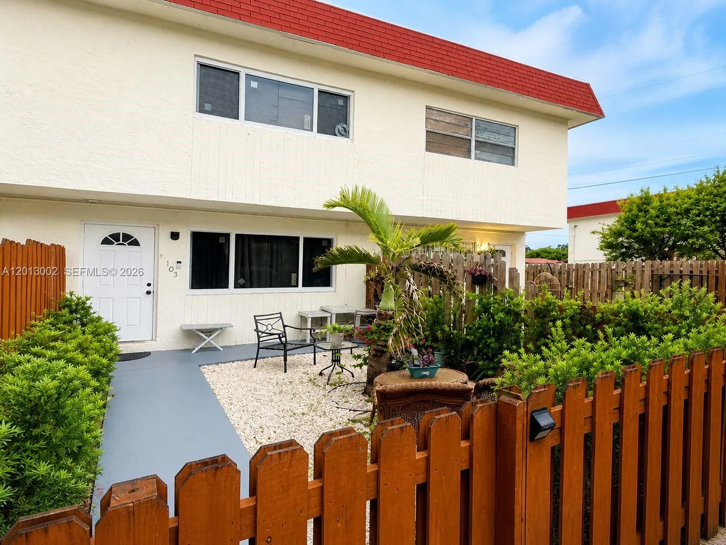 2 bedroom 1 bath for sale at 1520 NE 151st St # 103, Miami FL 33162