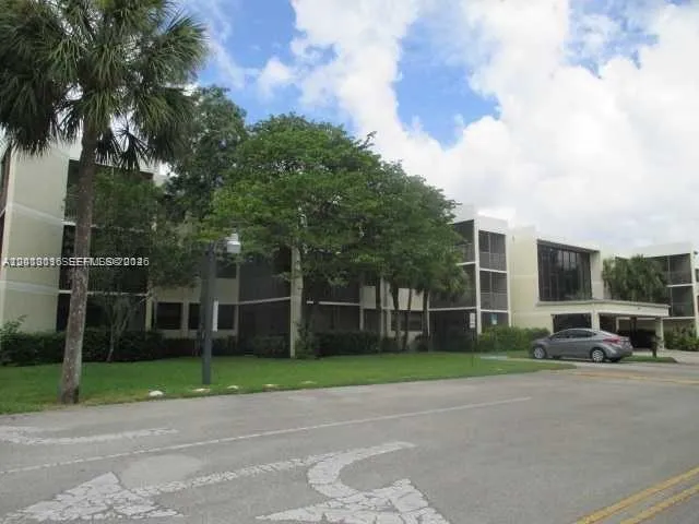 491 Racquet Club Rd # 312, Weston FL 33326