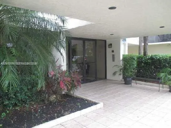 491 Racquet Club Rd # 312, Weston FL 33326