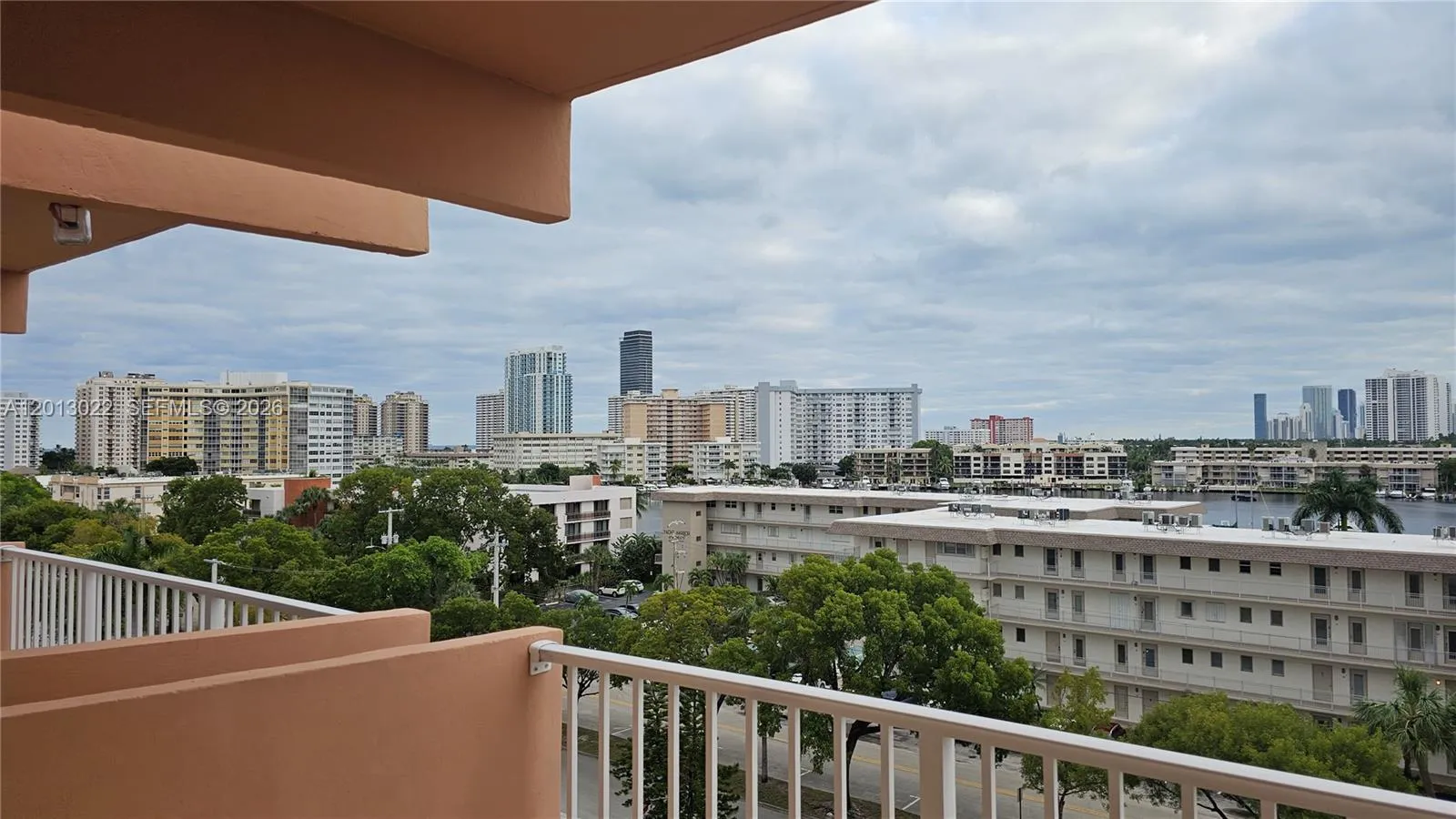 2200 E Hallandale Beach Blvd # 709, Hallandale Beach FL 33009