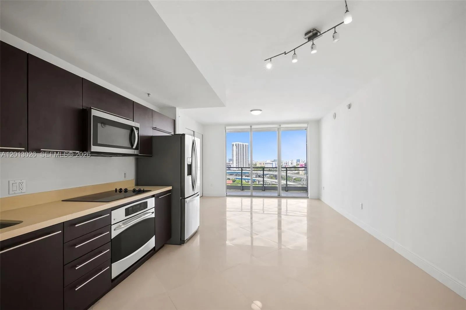90 SW 3rd St # 1608, Miami FL 33130