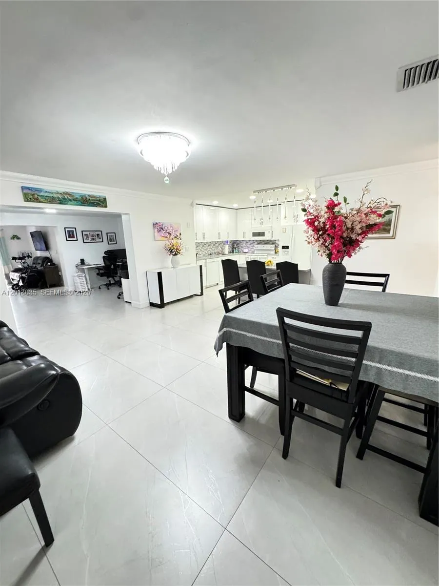 7140 W 15th Ct, Hialeah FL 33014