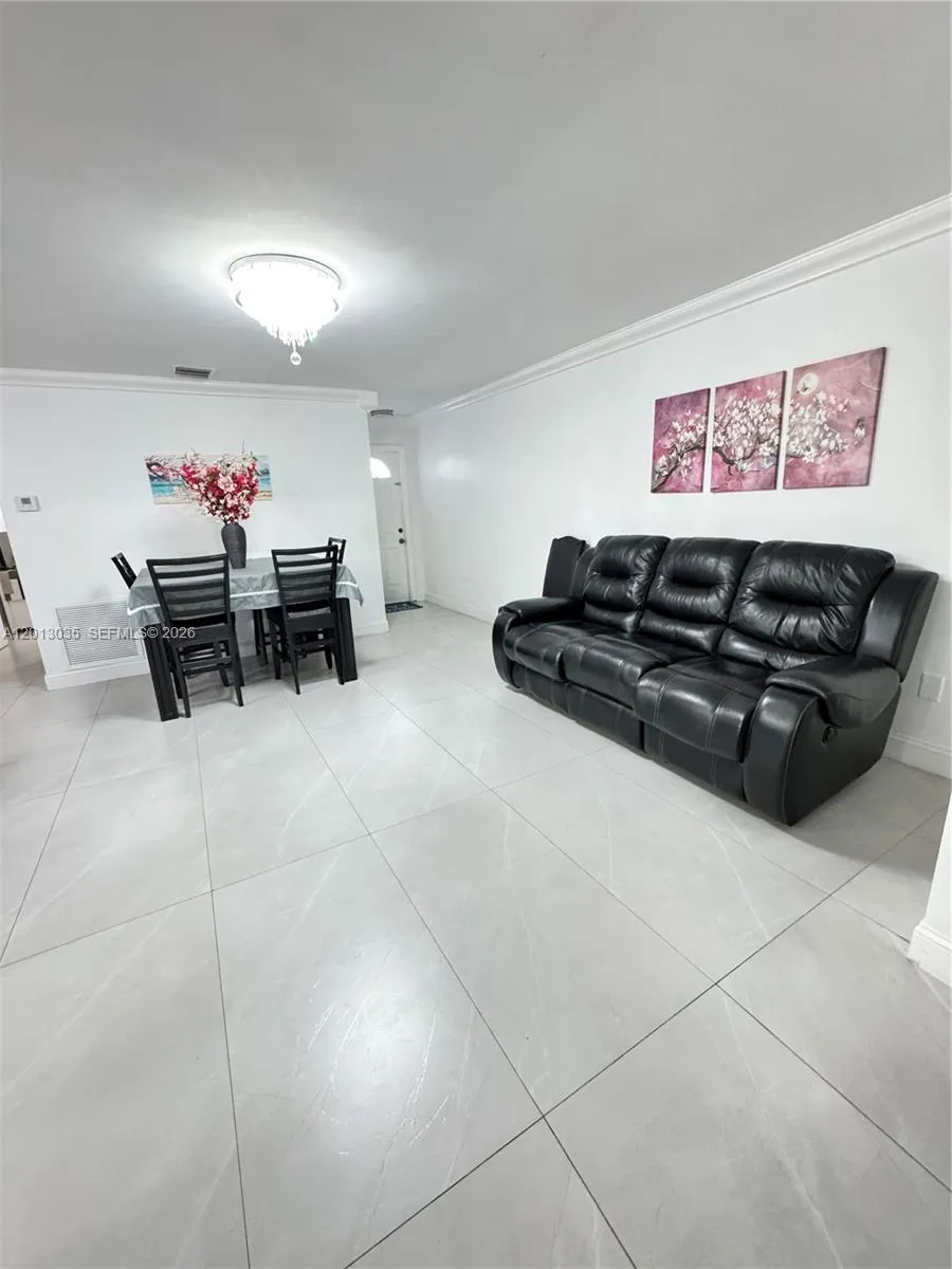 7140 W 15th Ct, Hialeah FL 33014