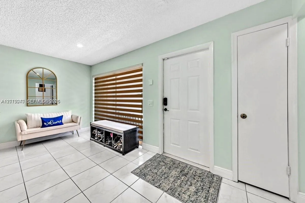 8830 NW 3rd St, Pembroke Pines FL 33024
