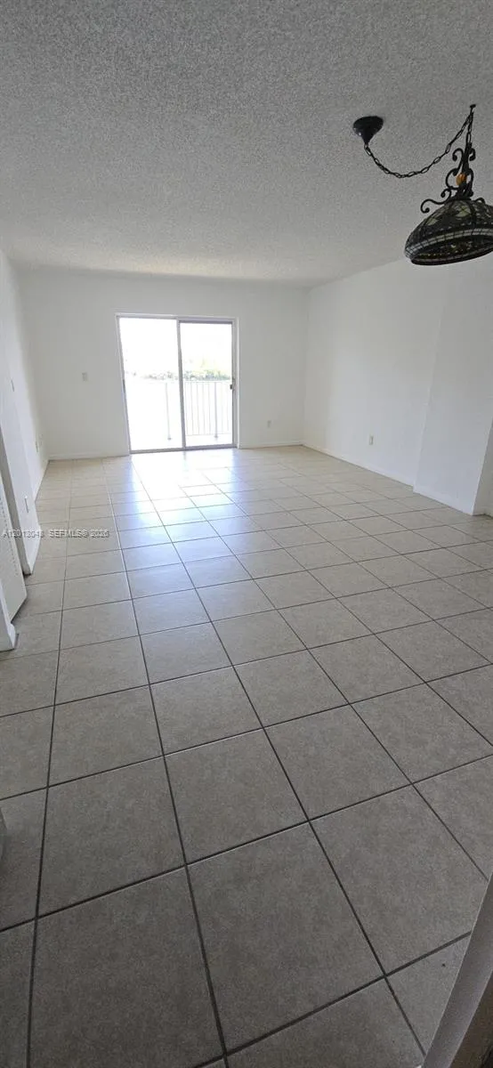 8240 SW 210th St # 214, Cutler Bay FL 33189