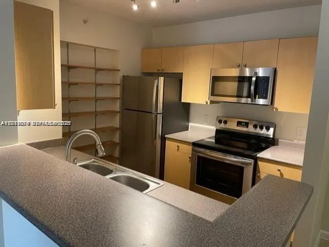 1900 Van Buren St # 220B, Hollywood FL 33020