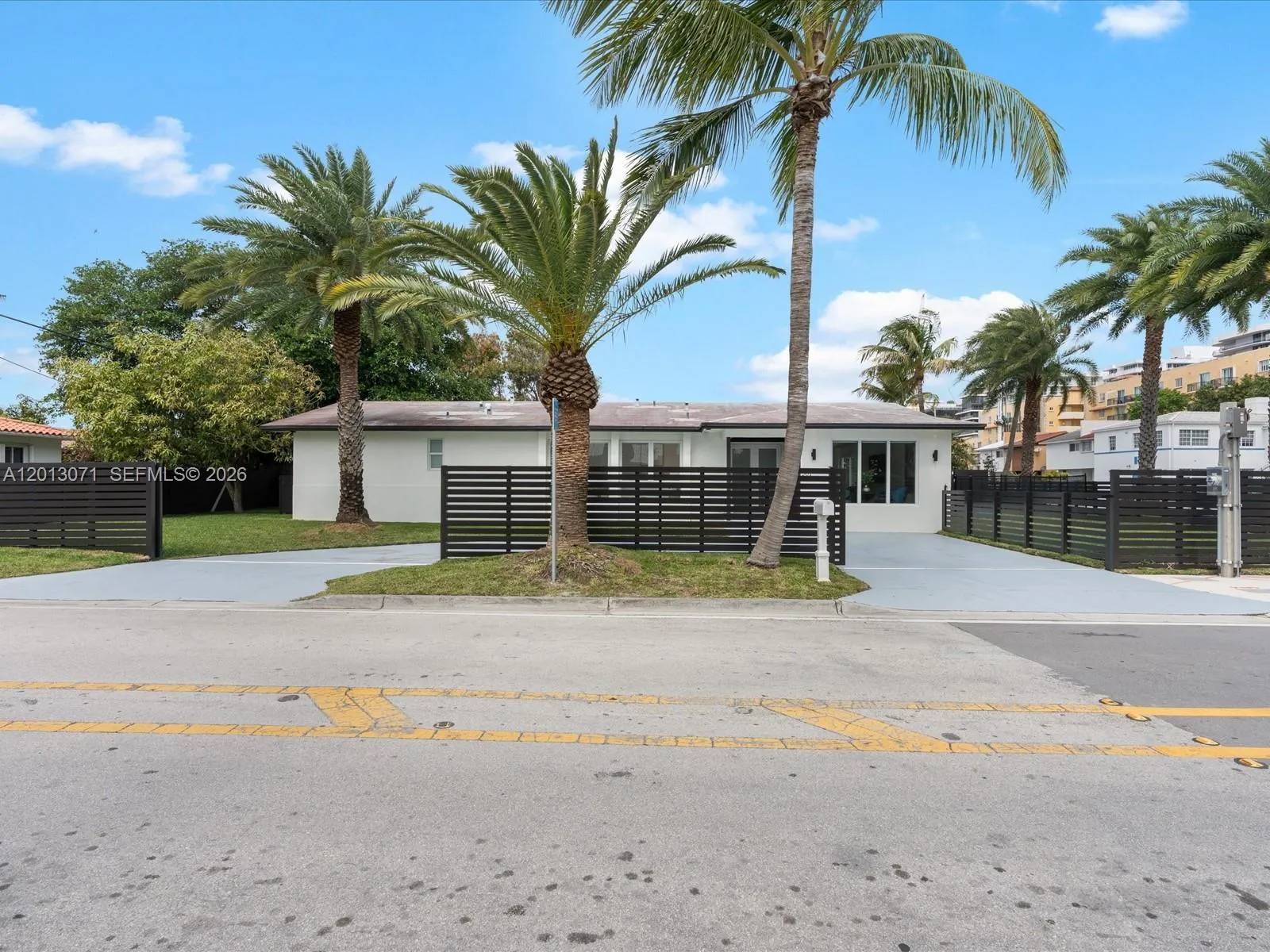 301 88th St, Surfside FL 33154