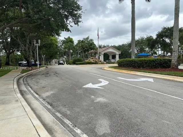 17110 NW 10th St, Pembroke Pines FL 33028