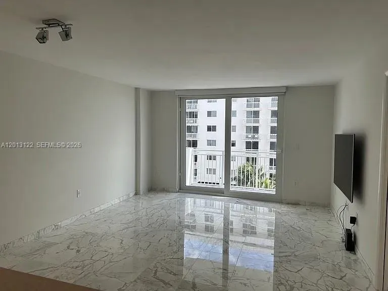 345 Ocean Dr # 519, Miami Beach FL 33139