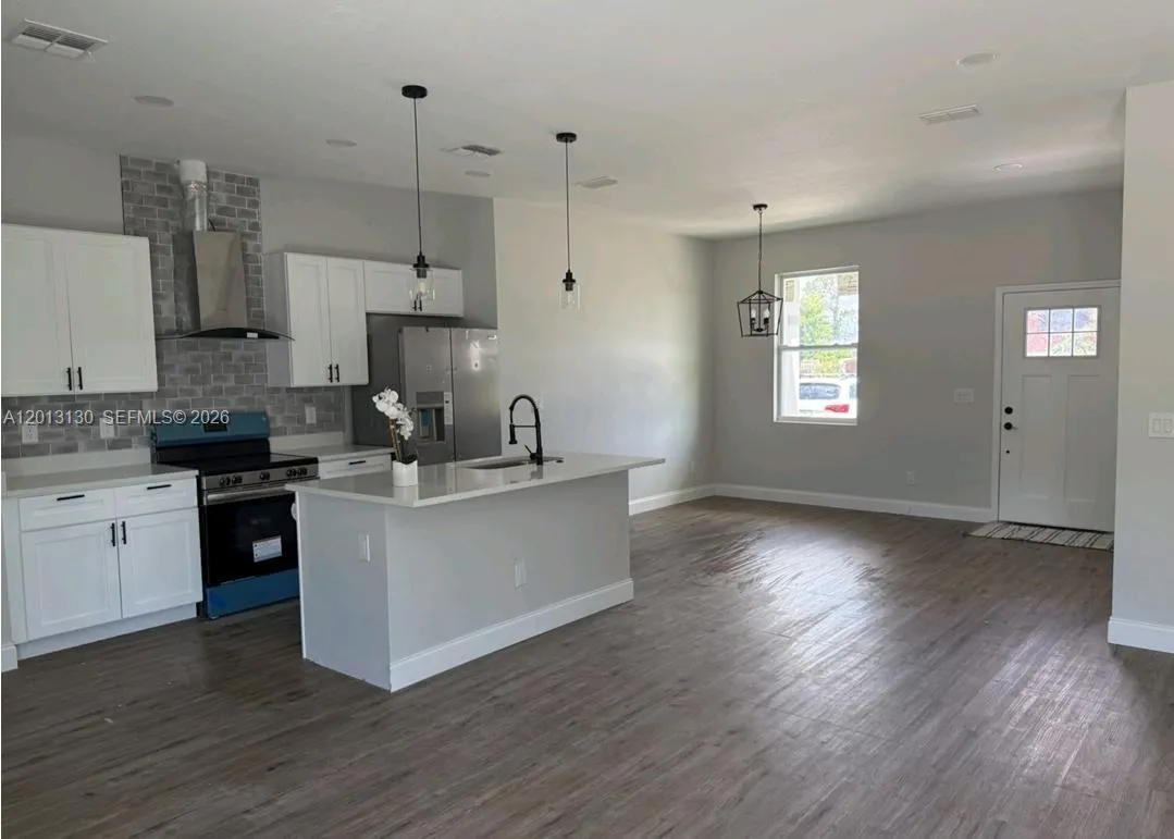 18479 Poston Ave, Other City - In The State Of Florida FL 33948