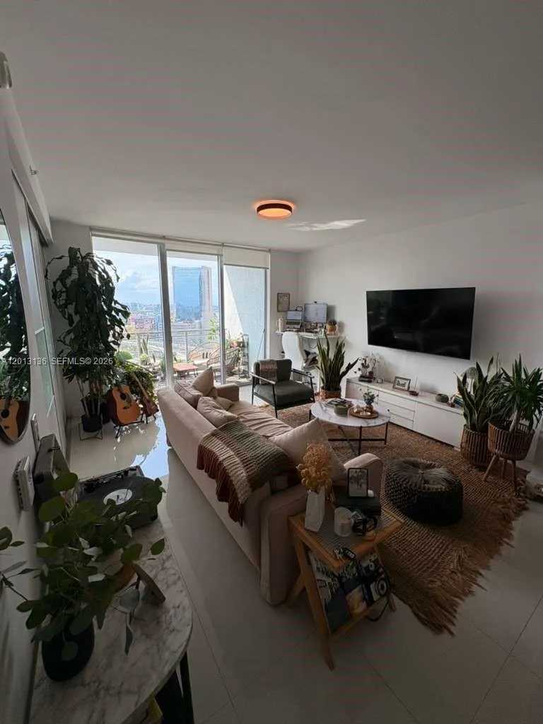 90 SW 3rd St # 2106, Miami FL 33130