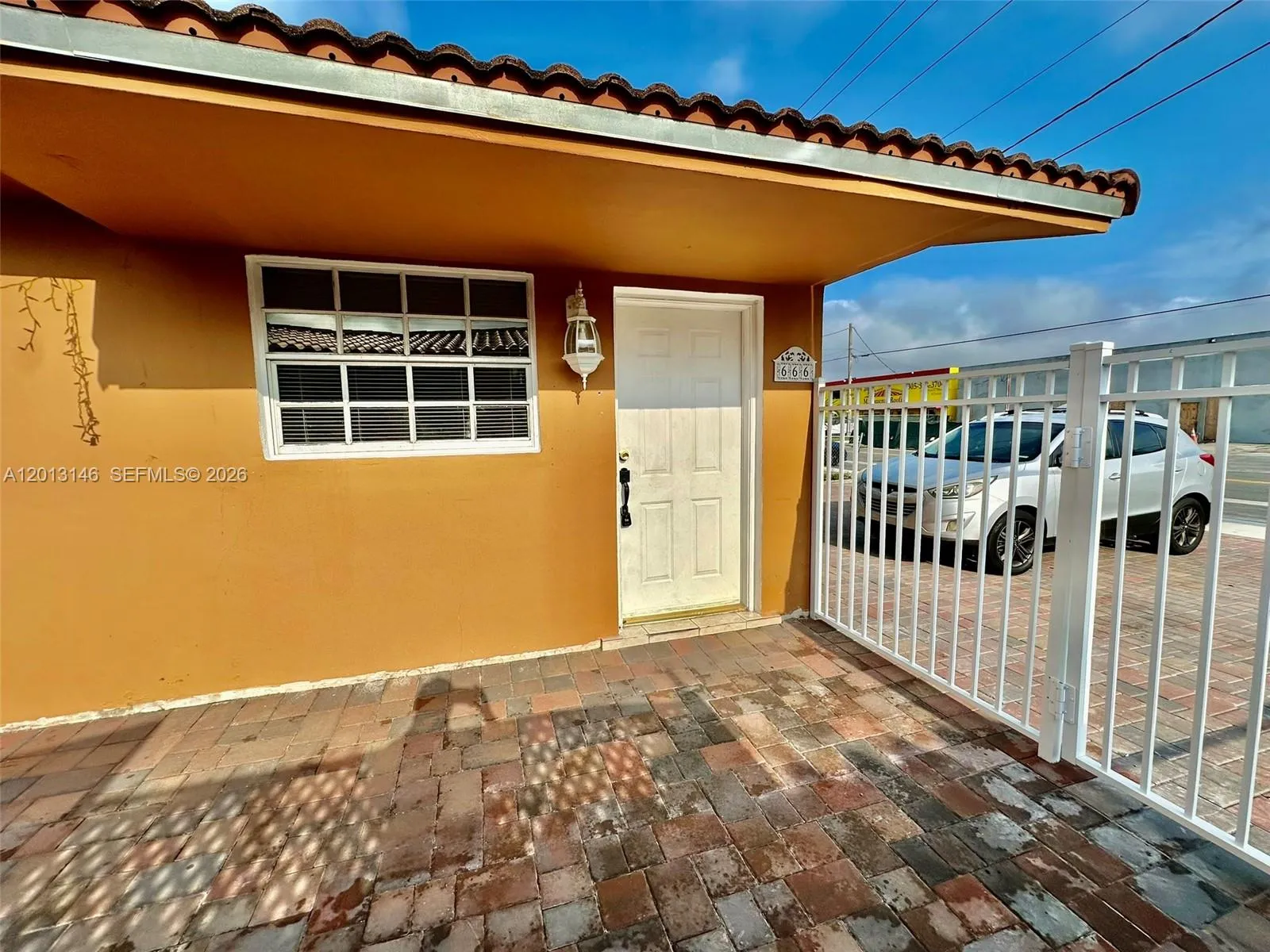 666 W 17th St # 1, Hialeah FL 33010
