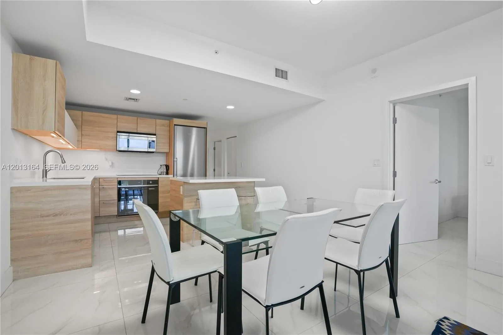 16385 Biscayne Blvd # 1402, North Miami Beach FL 33160