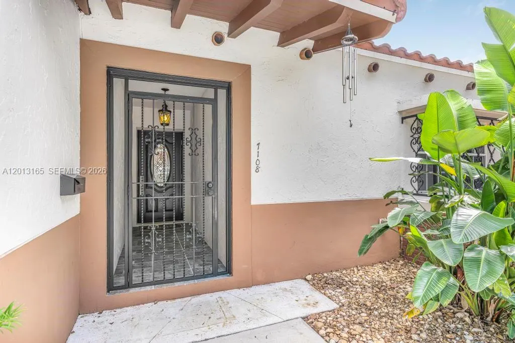 7108 Laurel Ln # 7108, Miami Lakes FL 33014