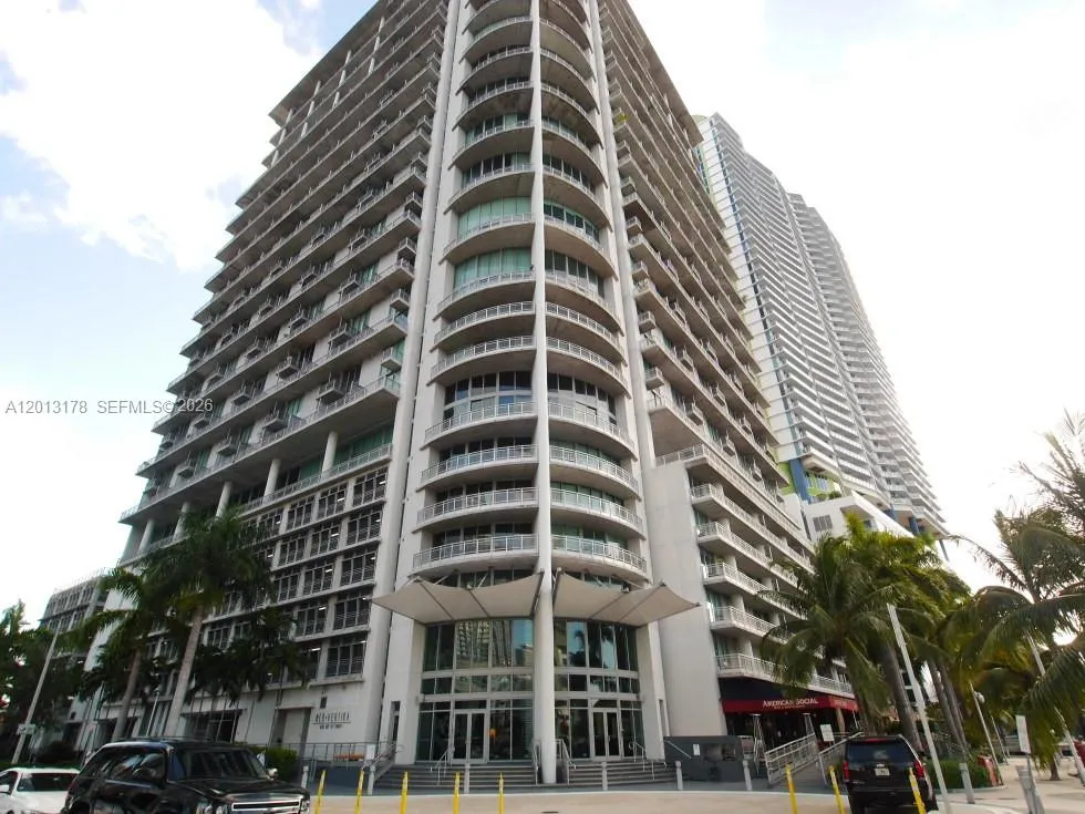 690 SW 1st Ct, Miami FL 33130