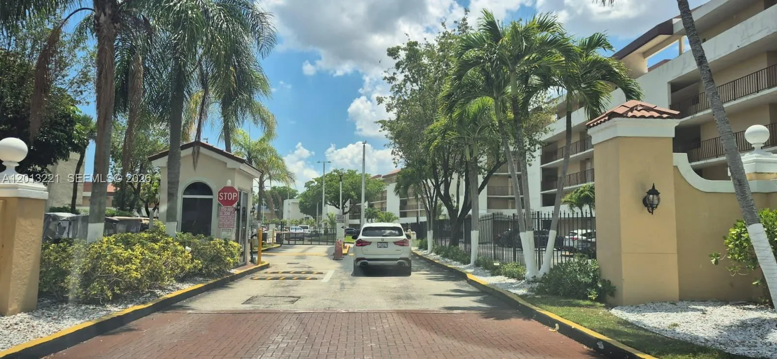 8870 Fontainebleau Blvd # 304, Miami FL 33172