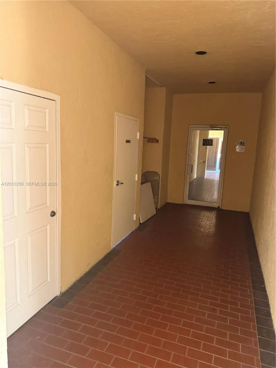 7400 NW 7th St # 201, Miami FL 33126