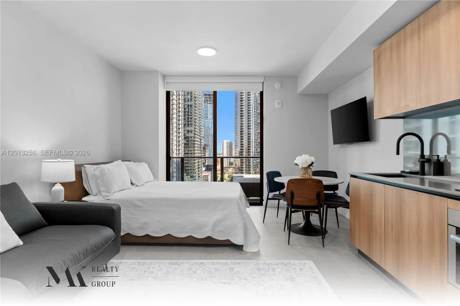 121 NE 5th street # 3200, Miami FL 33132