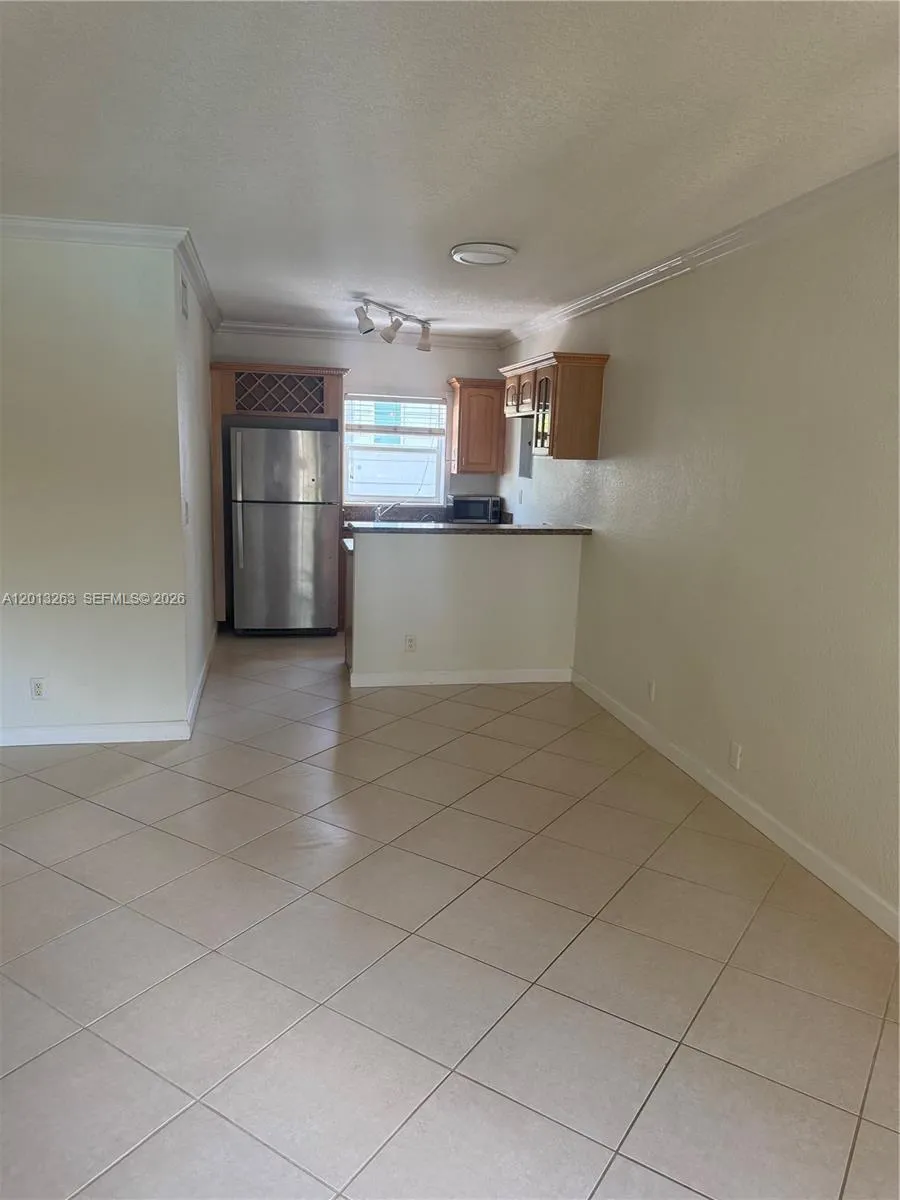 924 SE 2nd St # 14, Fort Lauderdale FL 33301