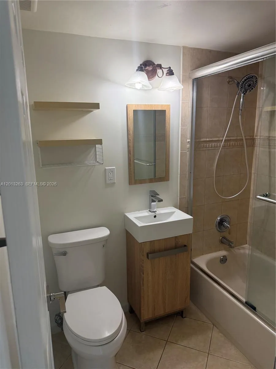 924 SE 2nd St # 14, Fort Lauderdale FL 33301