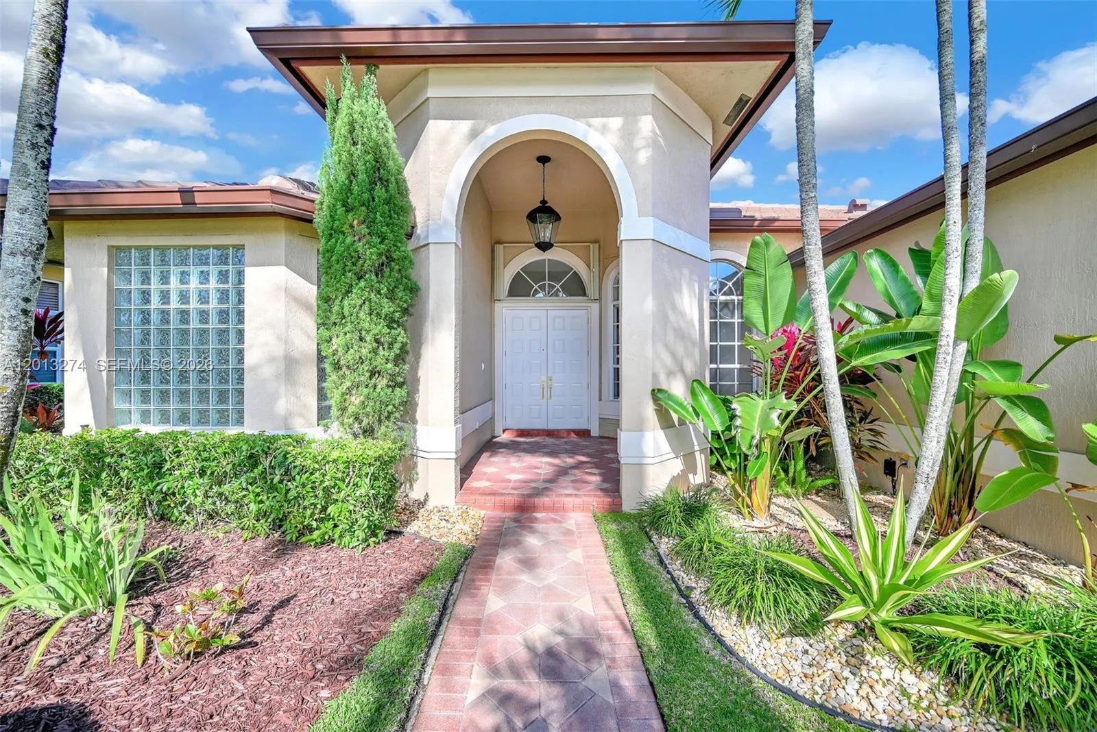 2553 Jardin Manor, Weston FL 33327