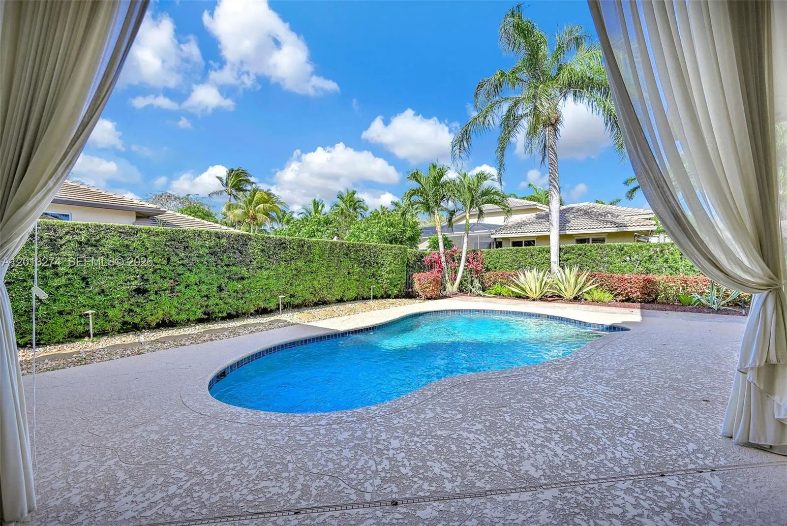 2553 Jardin Manor, Weston FL 33327