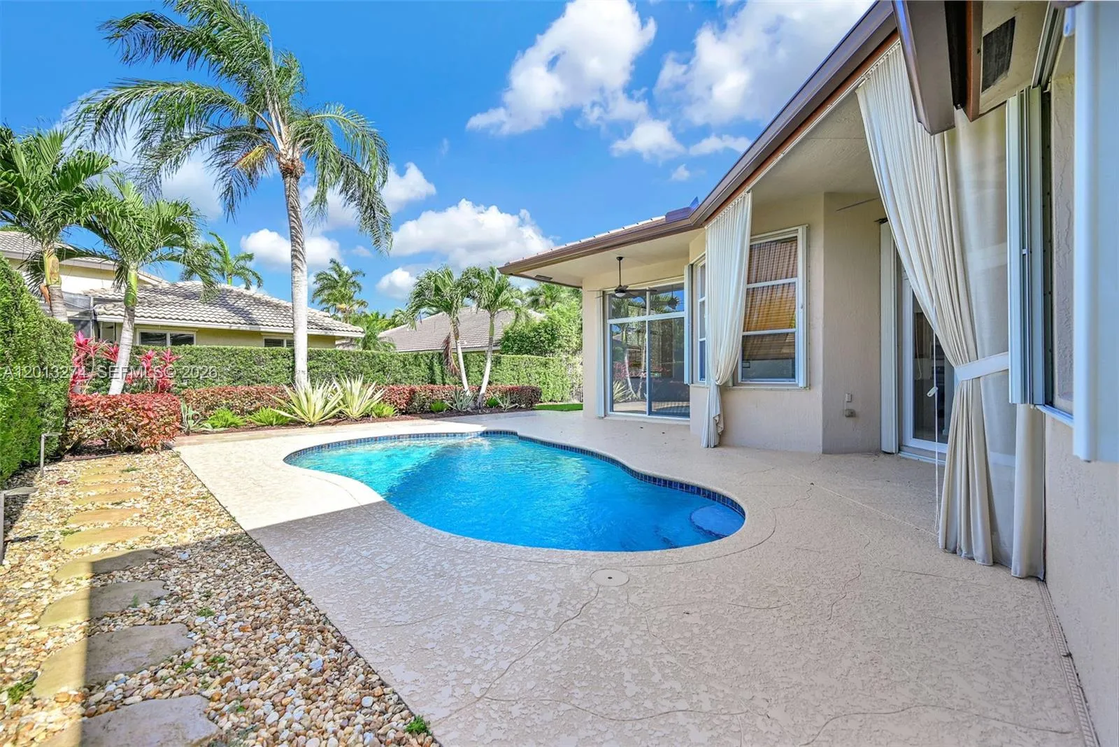 2553 Jardin Manor, Weston FL 33327
