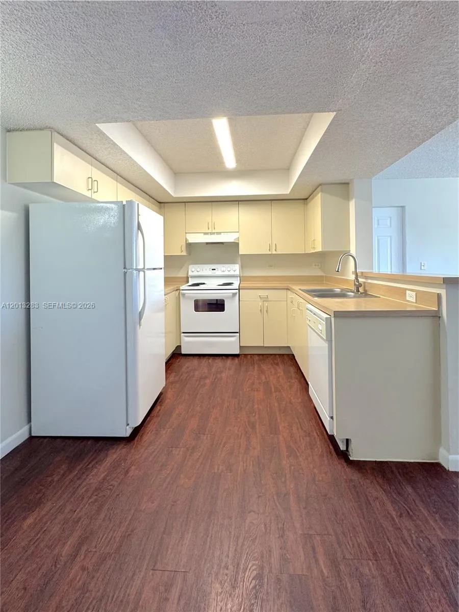 3610 N 56th Ave # 218, Hollywood FL 33021