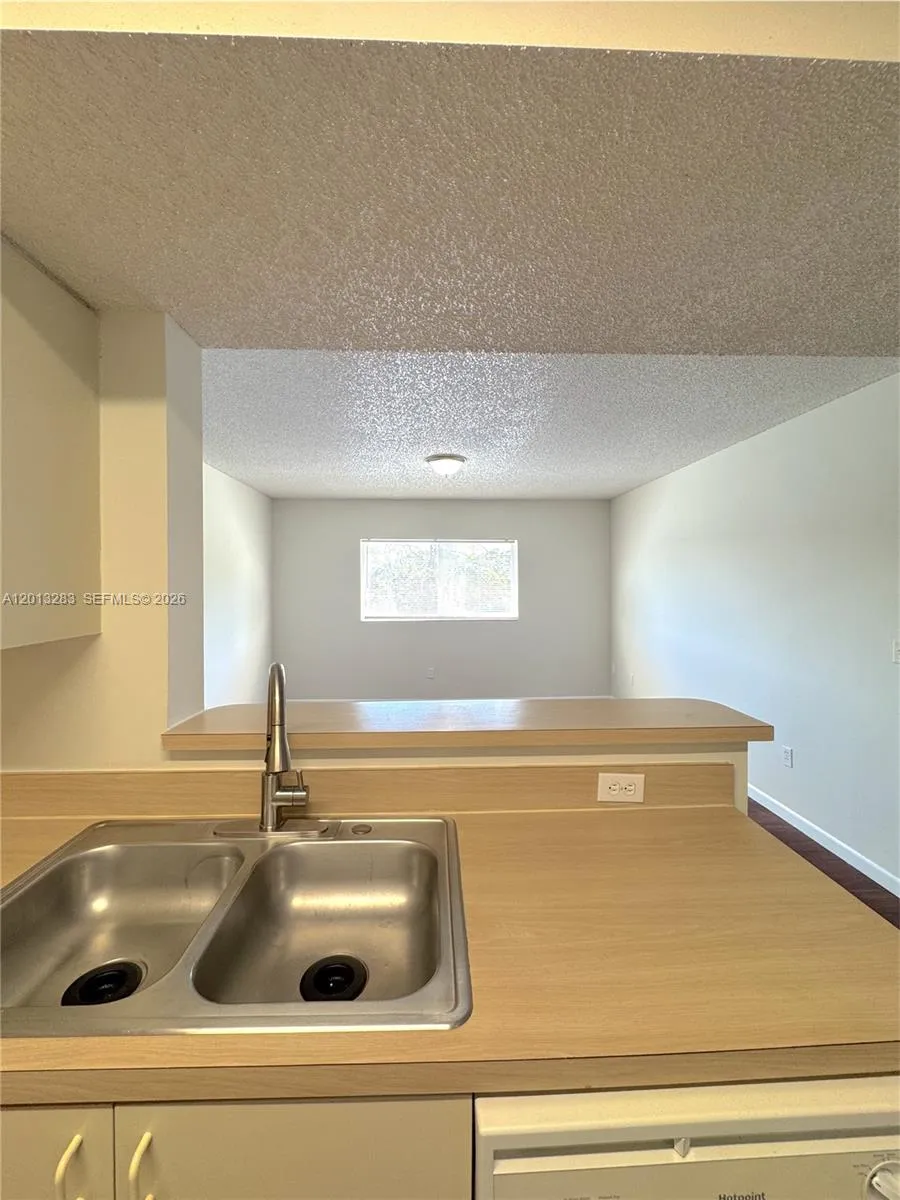3610 N 56th Ave # 218, Hollywood FL 33021