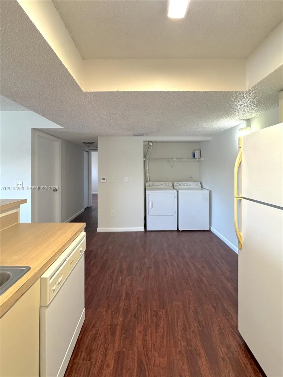 3610 N 56th Ave # 218, Hollywood FL 33021