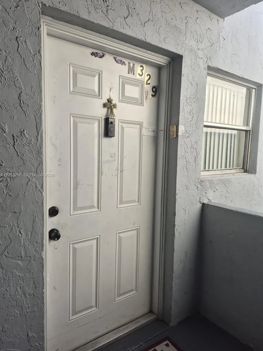 1735 W 60th St # M329, Hialeah FL 33012