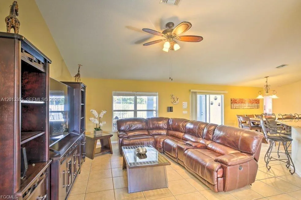 3223 SE Santa Barbara Pl, Cape Coral FL 33904