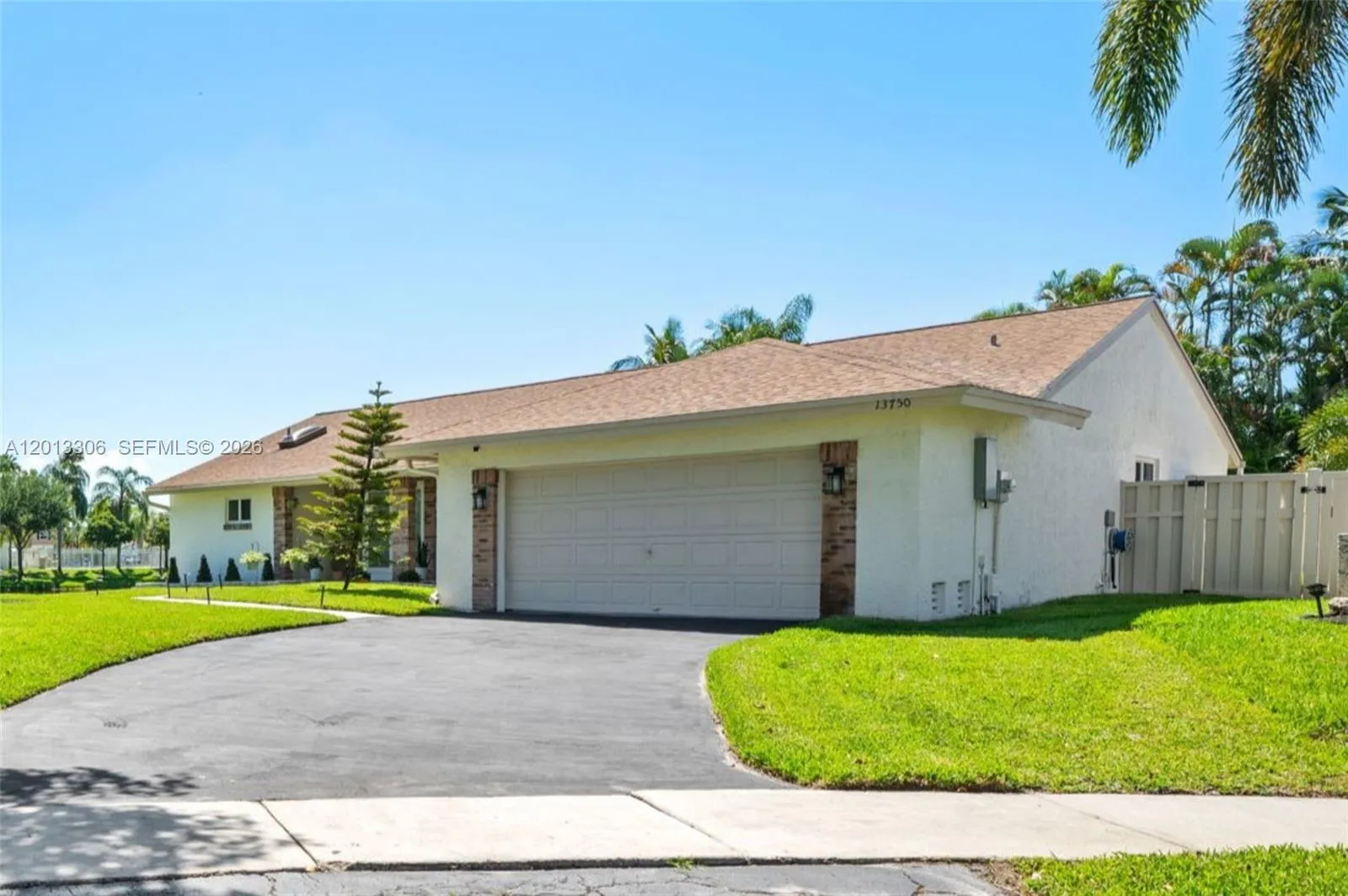 13750 Green Cove Pl, Davie FL 33325